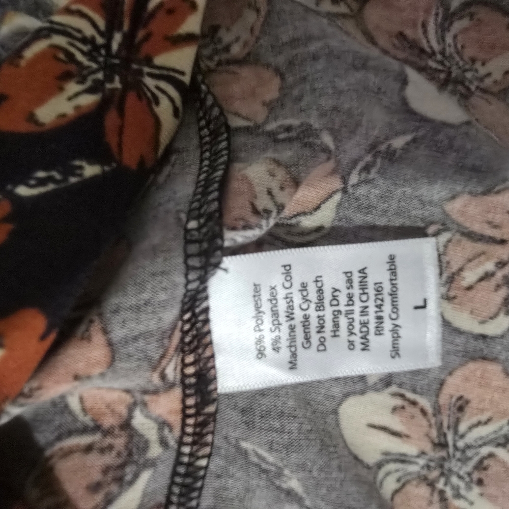 Lularoe Randy Tee - Picture 3 of 3